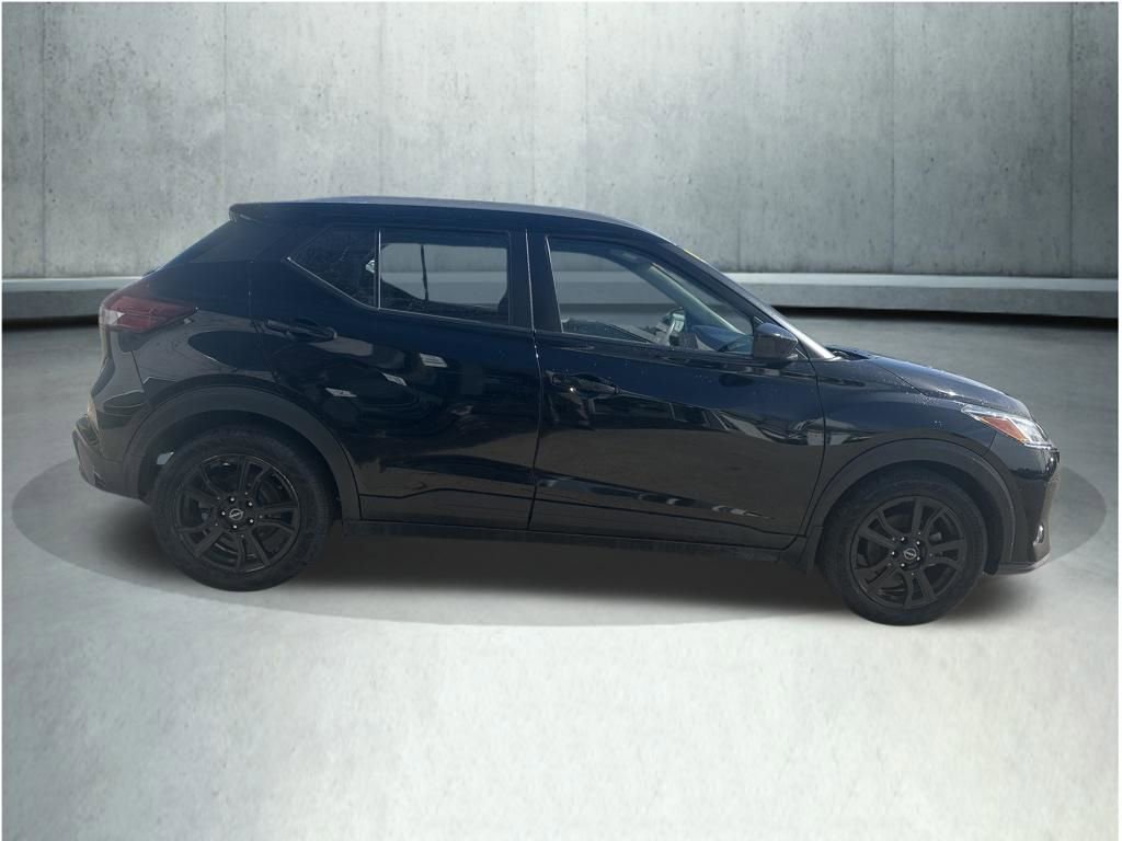 Used 2023 Nissan Kicks SV FWD image 8