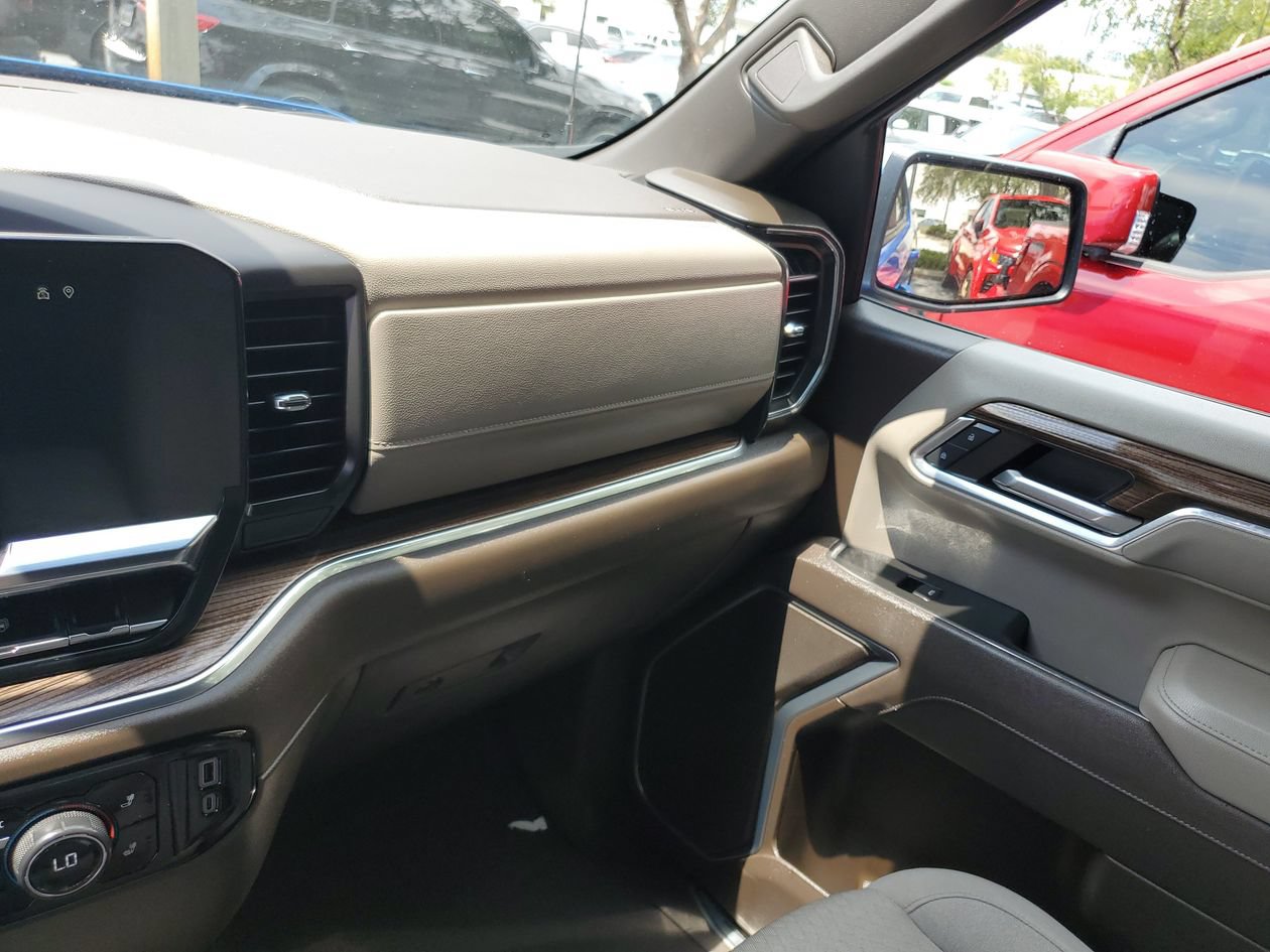 Used 2025 Chevrolet Silverado 1500 LT RWD image 26