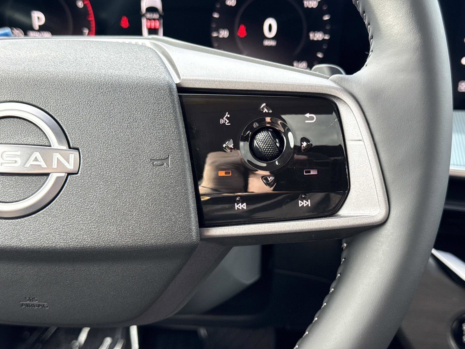 Used 2025 Nissan Murano SL image 8