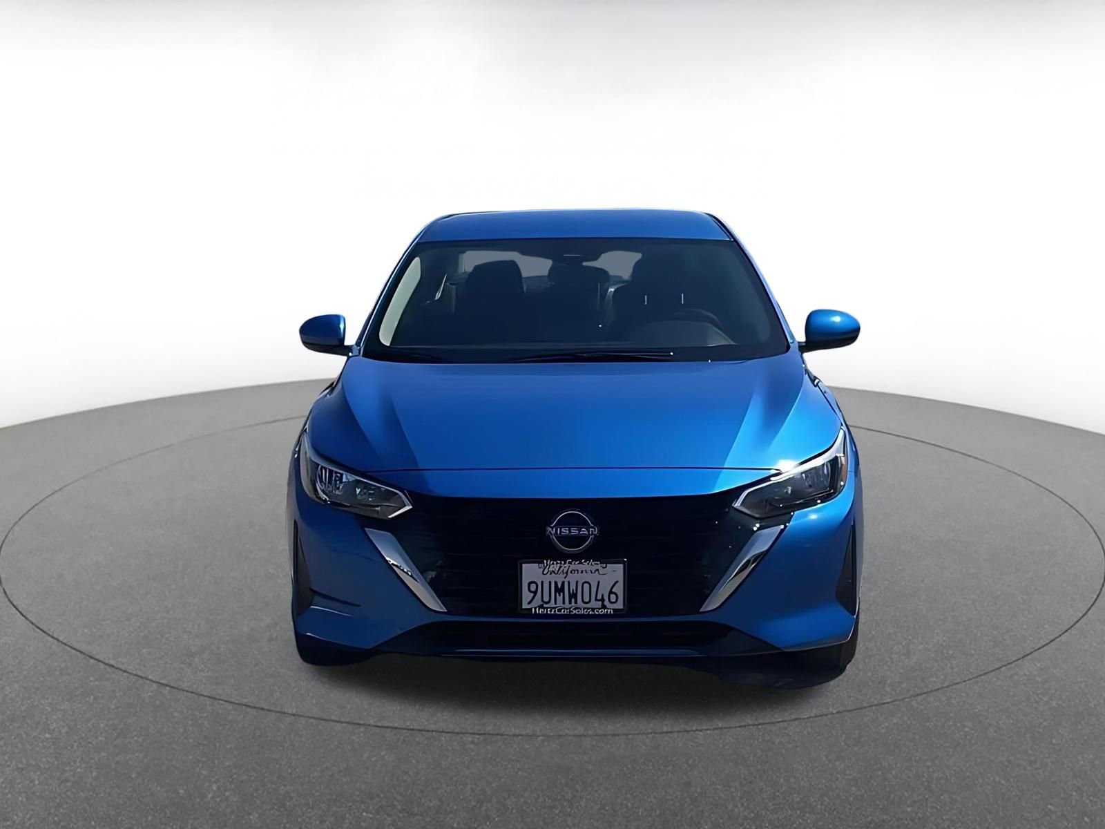 Used 2025 Nissan Sentra SV image 3