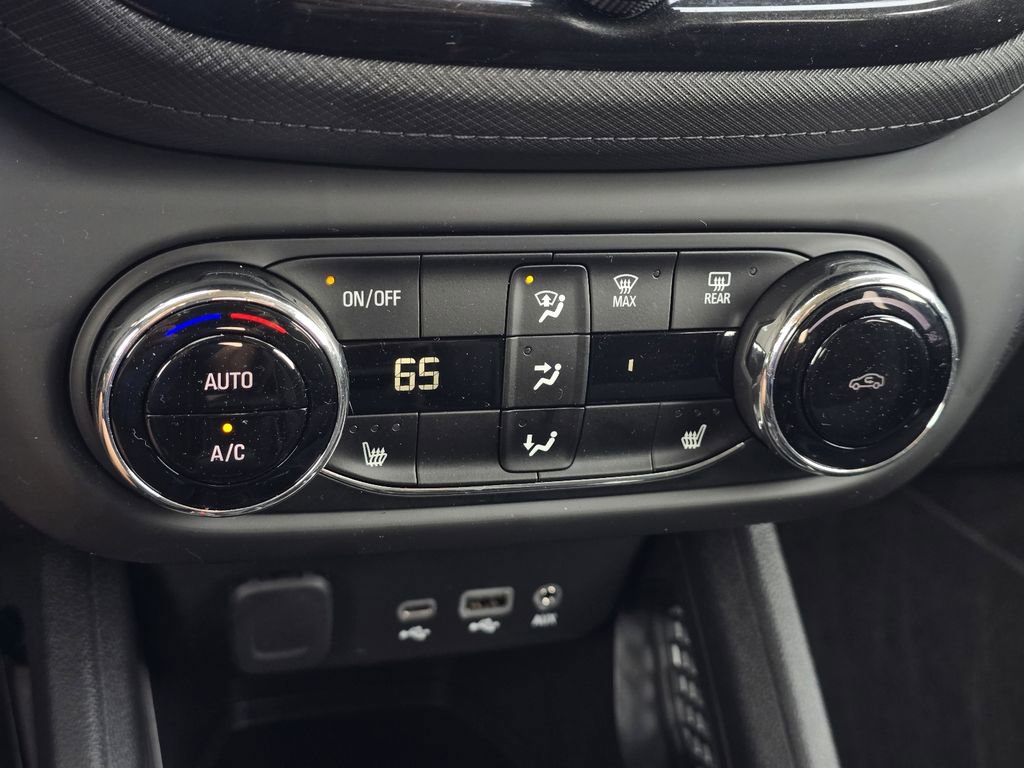 Used 2022 Chevrolet TrailBlazer LT w/ Convenience Package image 19