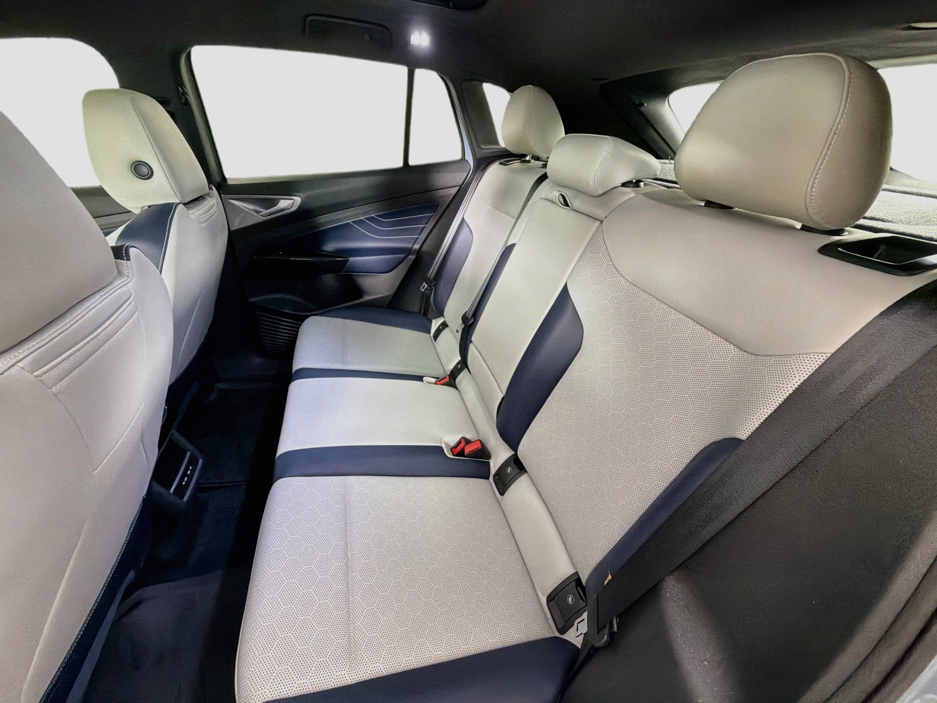 Certified 2024 Volkswagen ID.4 S RWD image 25
