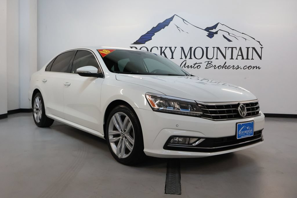 Used 2018 Volkswagen Passat 2.0T SE