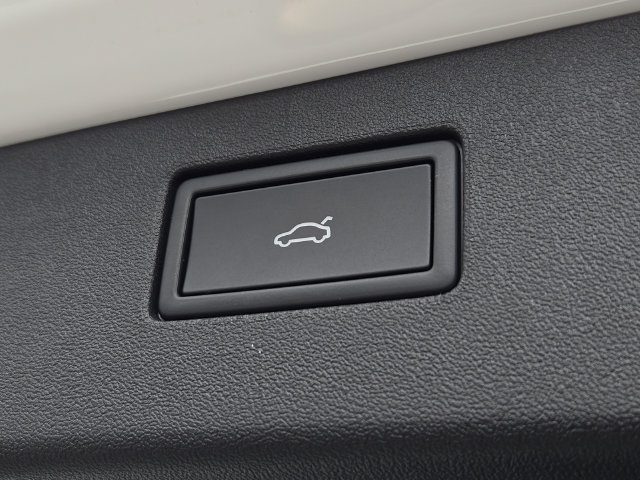 Certified 2025 Volkswagen Tiguan SE AWD/4WD image 29