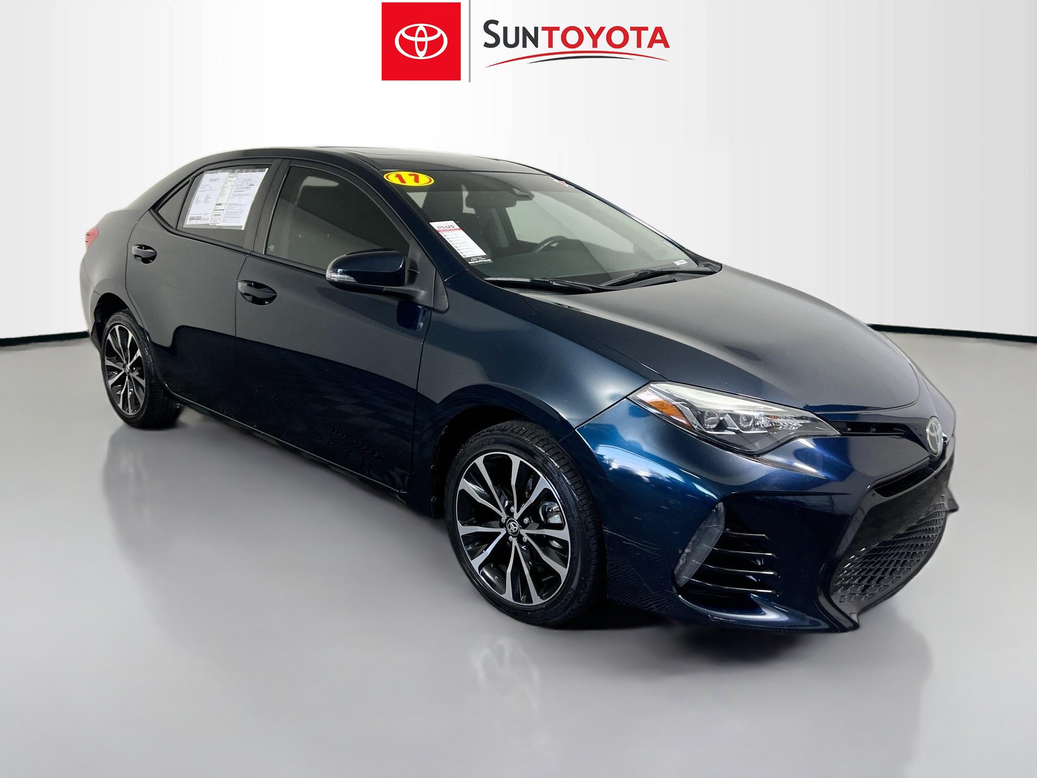 Used 2017 Toyota Corolla XSE FWD image 1