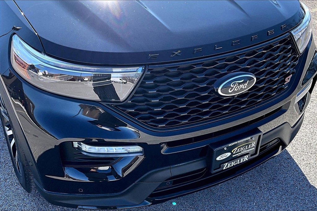 Certified 2020 Ford Explorer ST w/ Premium Technology Package image 31