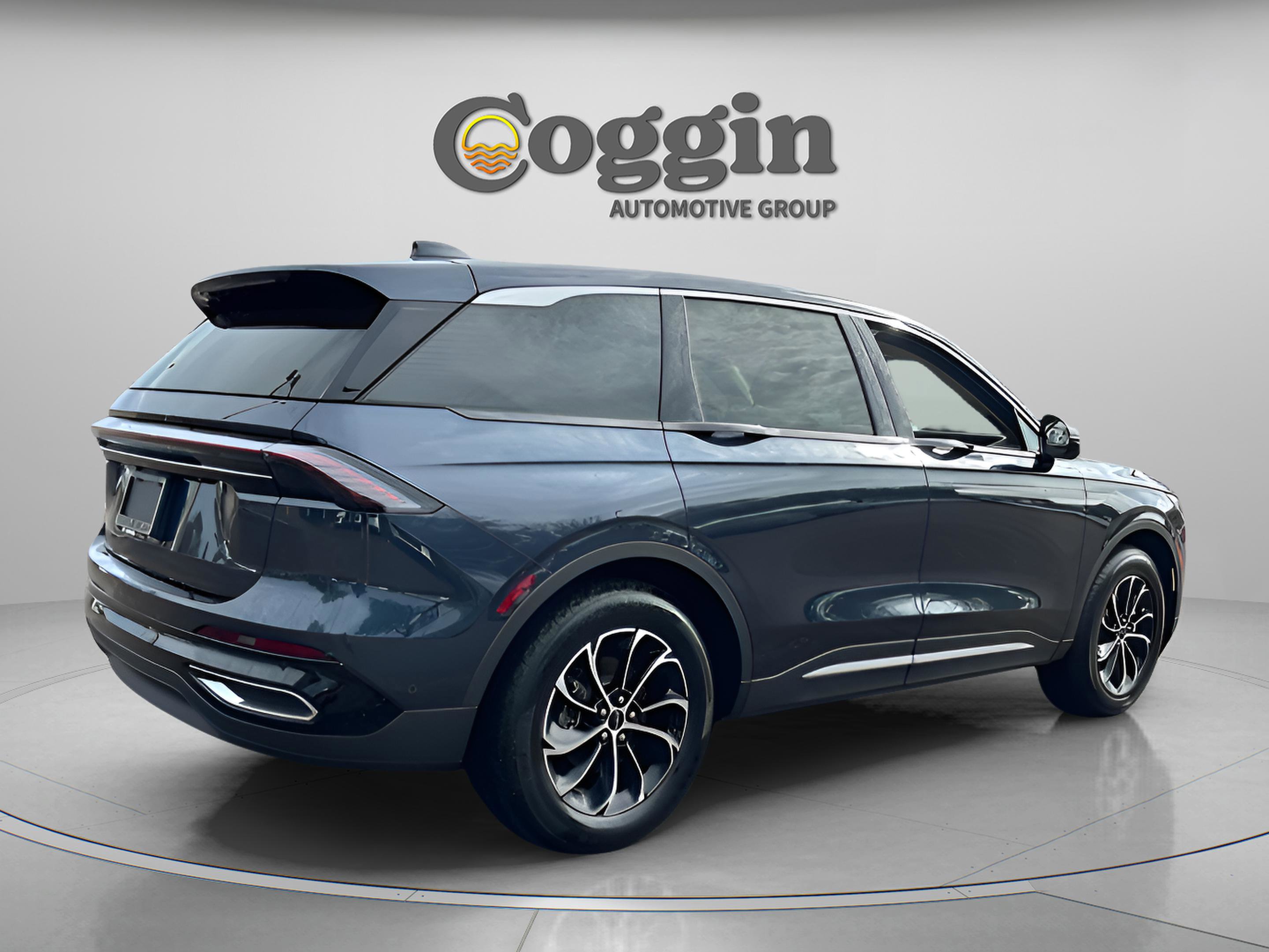 Used 2024 Lincoln Nautilus Premier w/ Equipment Group 102A image 5