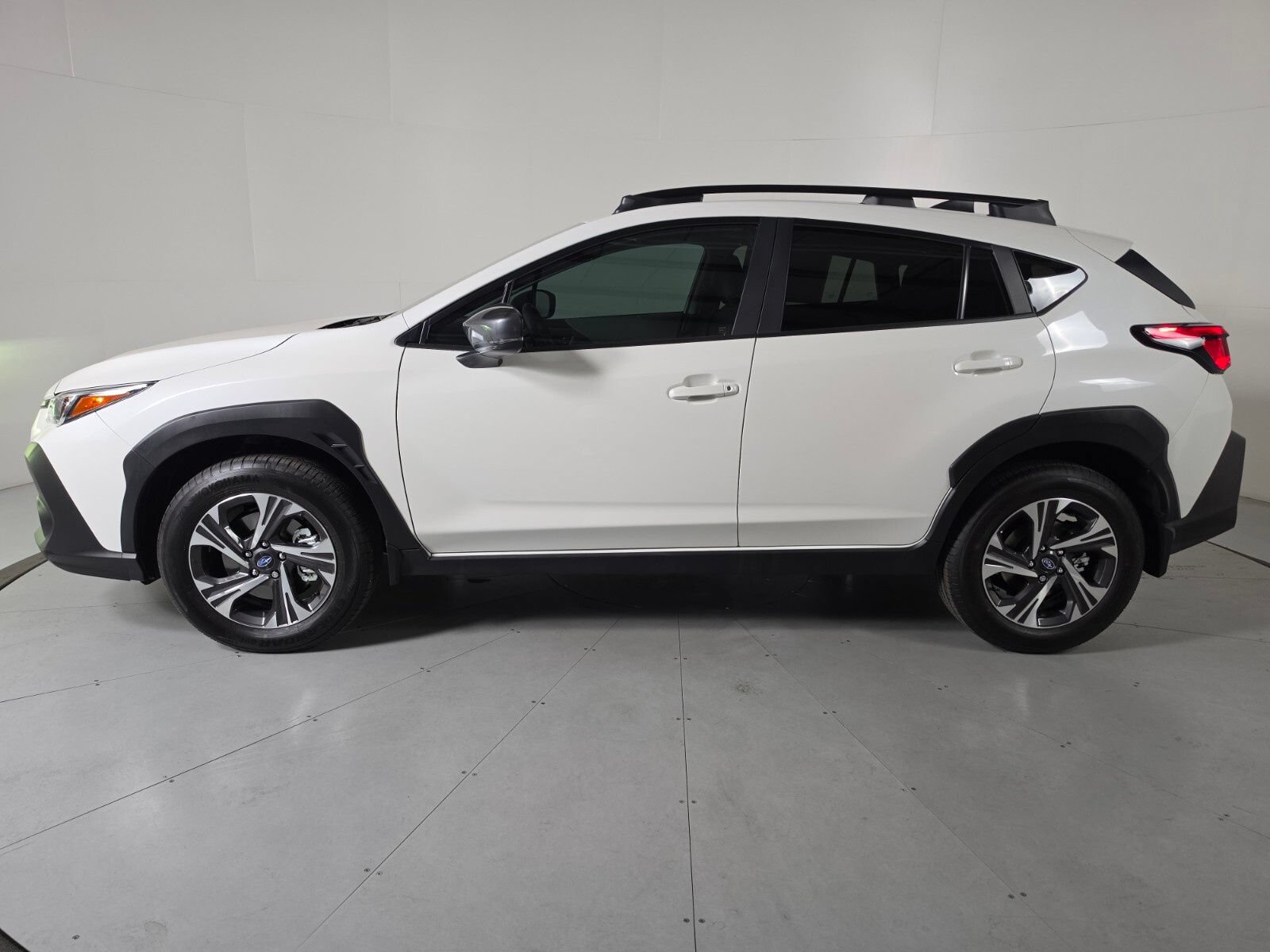 Used 2026 Subaru Crosstrek 2.5i Premium AWD/4WD image 2