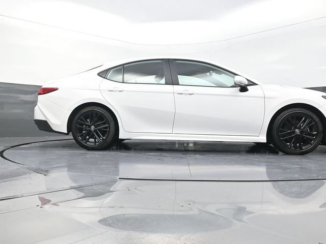Used 2026 Toyota Camry SE FWD image 38