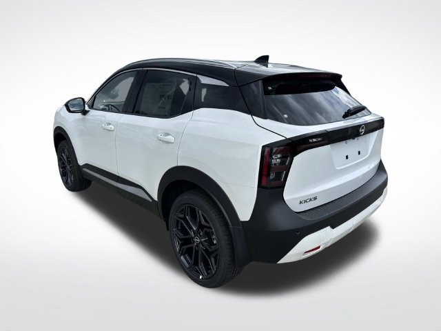 New 2027 Nissan Kicks SR FWD image 7