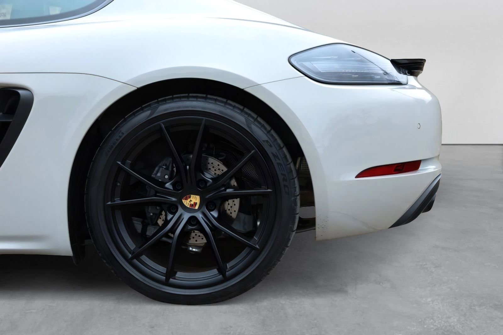 Used 2025 Porsche 718 Cayman RWD image 24