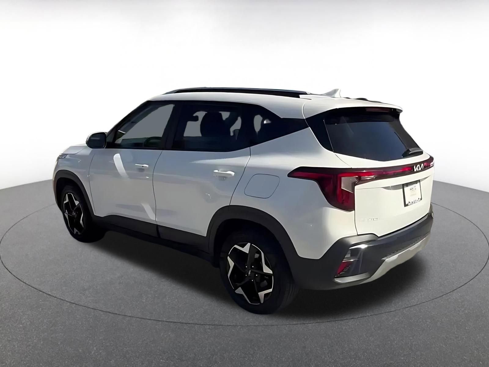 Used 2025 Kia Seltos S image 10