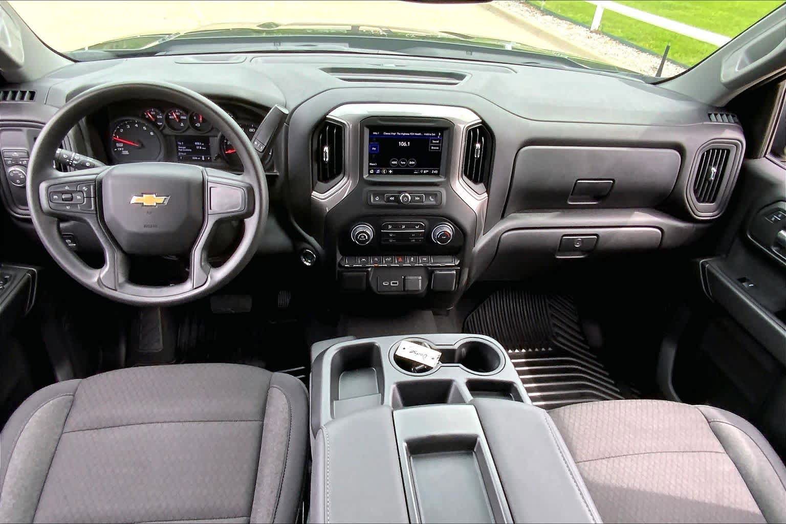 Used 2026 Chevrolet Silverado 1500 Custom w/ Turbomax Blackout Package RWD image 16
