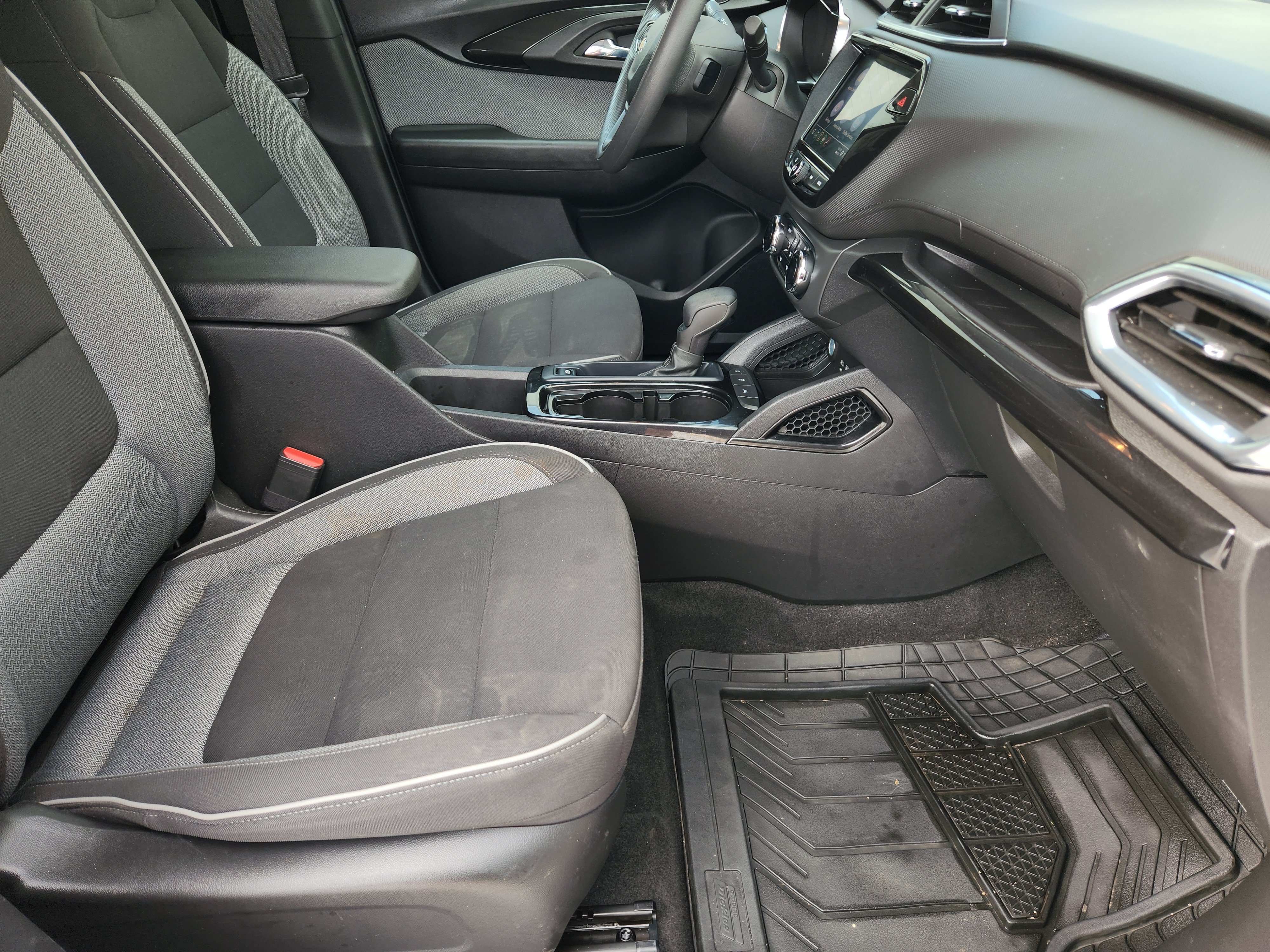 Used 2022 Chevrolet TrailBlazer LT w/ Convenience Package FWD image 16