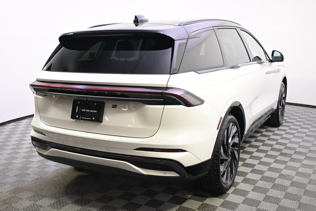 New 2026 Lincoln Nautilus Reserve w/ Jet Appearance Package AWD/4WD image 6