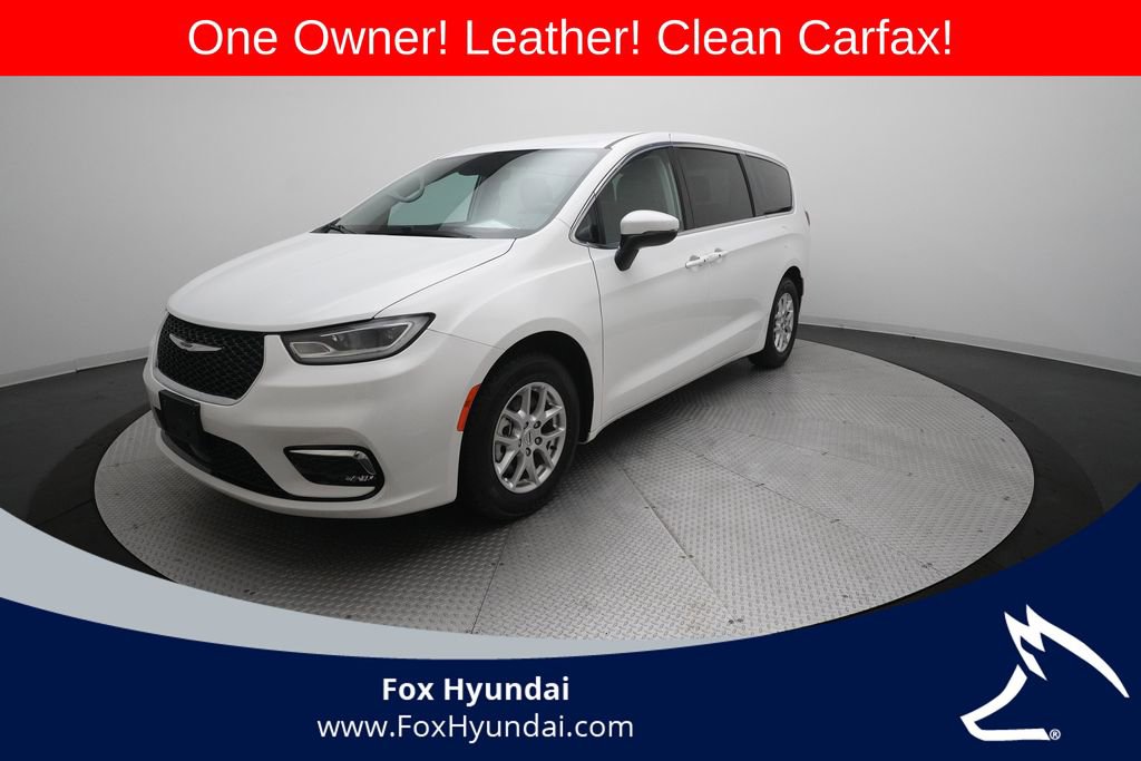 Used 2023 Chrysler Pacifica Touring-L FWD image 1