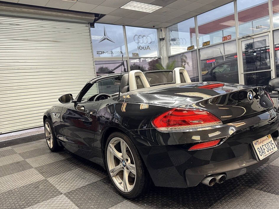 Used 2015 BMW Z4 sDrive28i RWD image 17