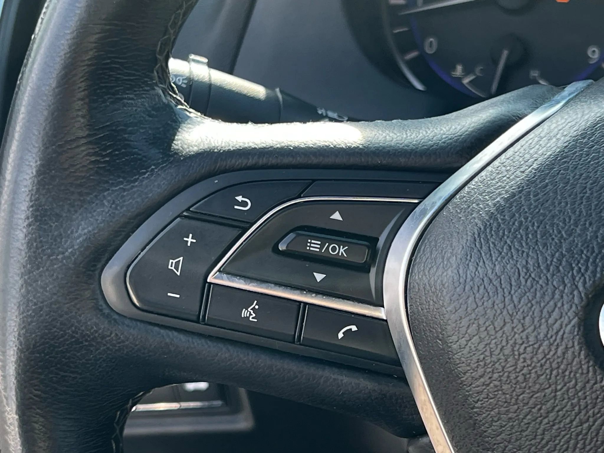 Used 2019 INFINITI Q60 3.0t Luxe w/ Essential Package image 21