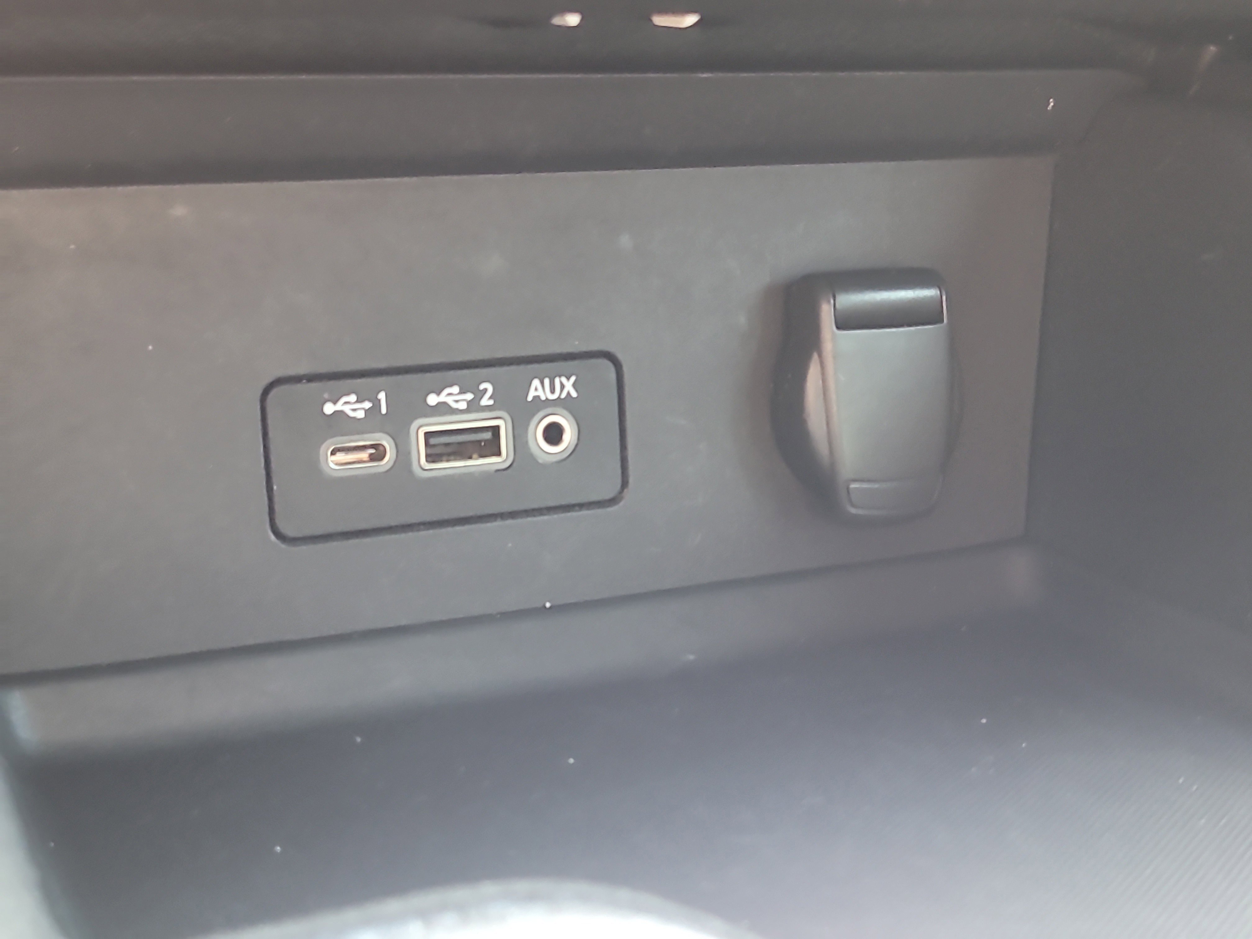 Used 2020 Nissan Sentra SR w/ Premium Package FWD image 26