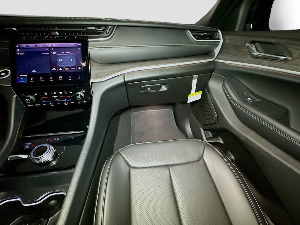 New 2025 Jeep Grand Cherokee L Limited w/ Luxury Tech Group II image 27