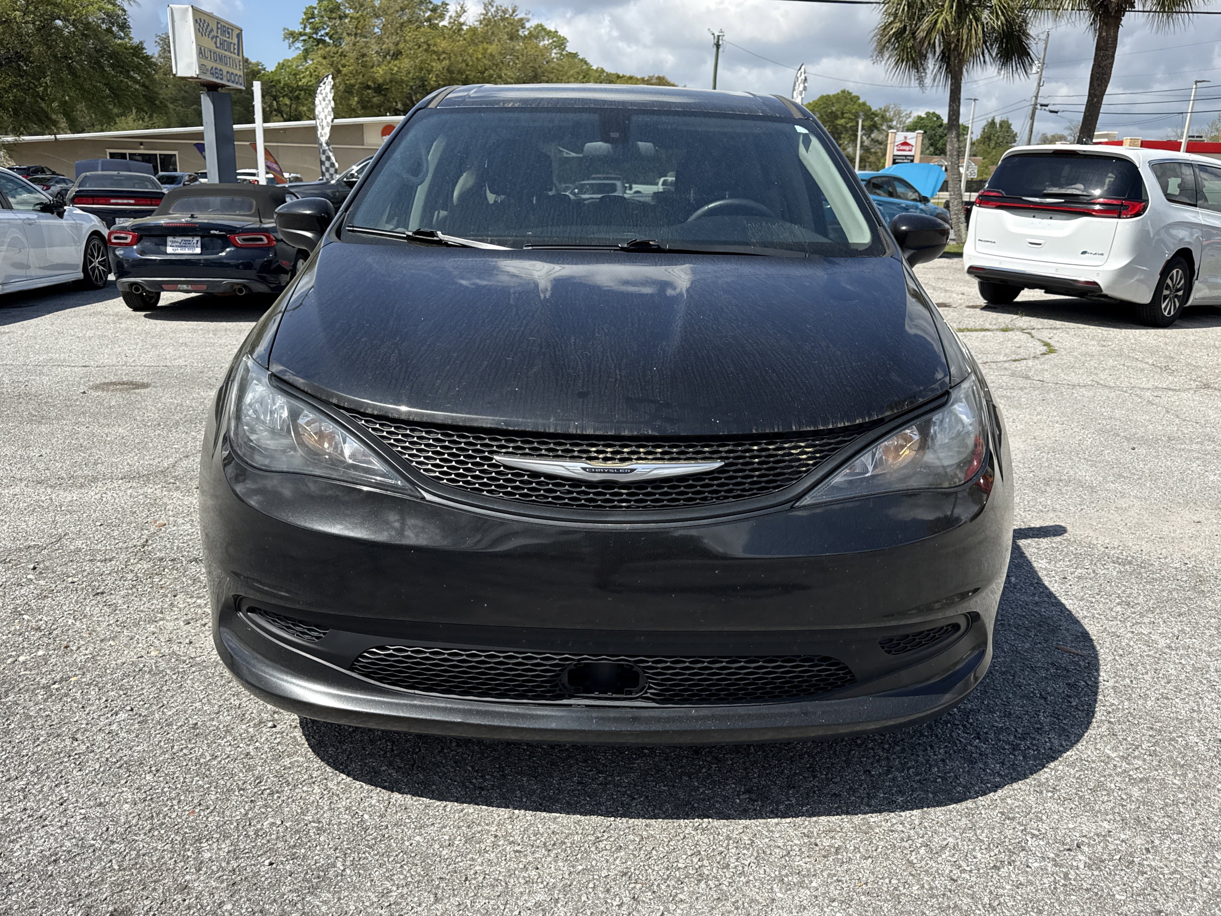 Used 2022 Chrysler Voyager LX image 8