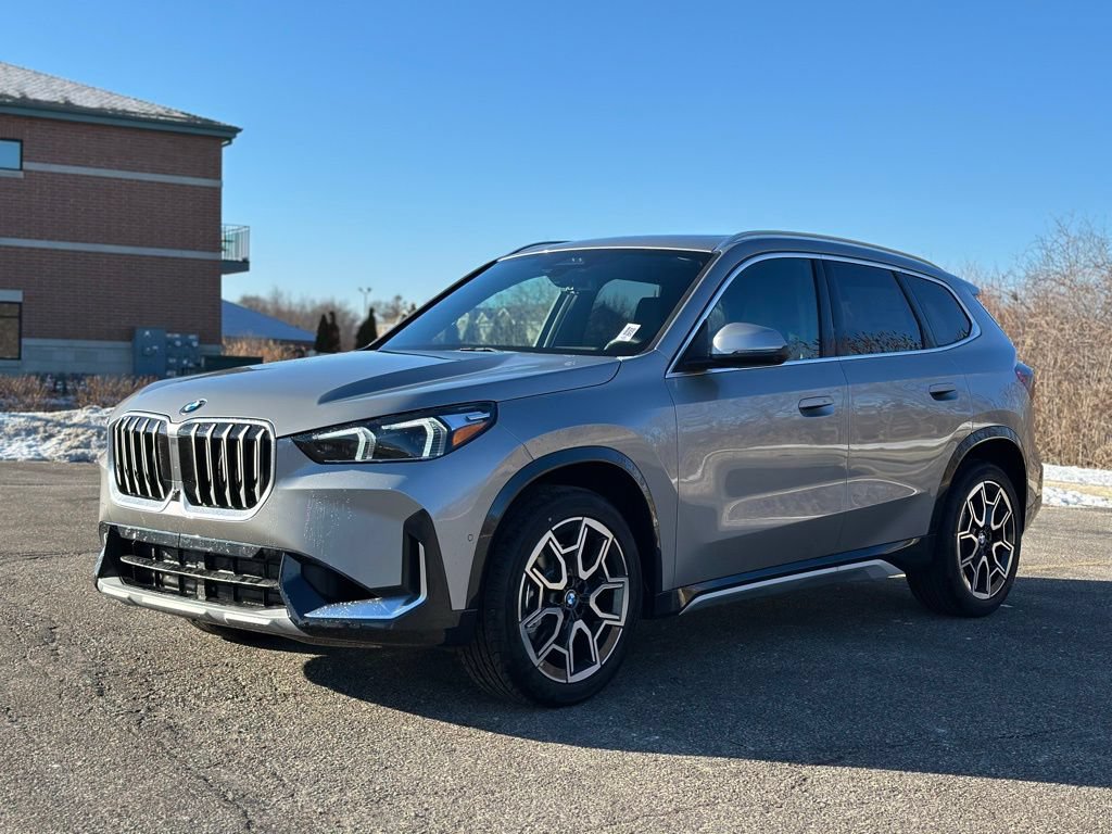New 2026 BMW X1 xDrive28i w/ Technology Package AWD/4WD image 3