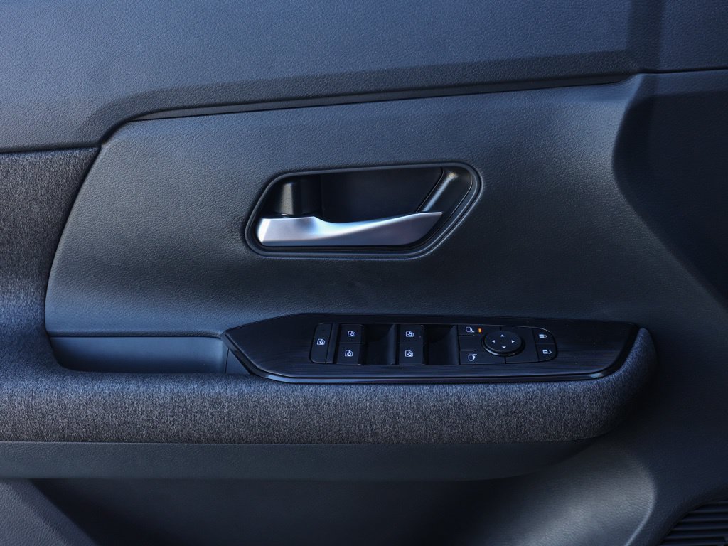 Used 2026 Nissan Kicks SV FWD image 25
