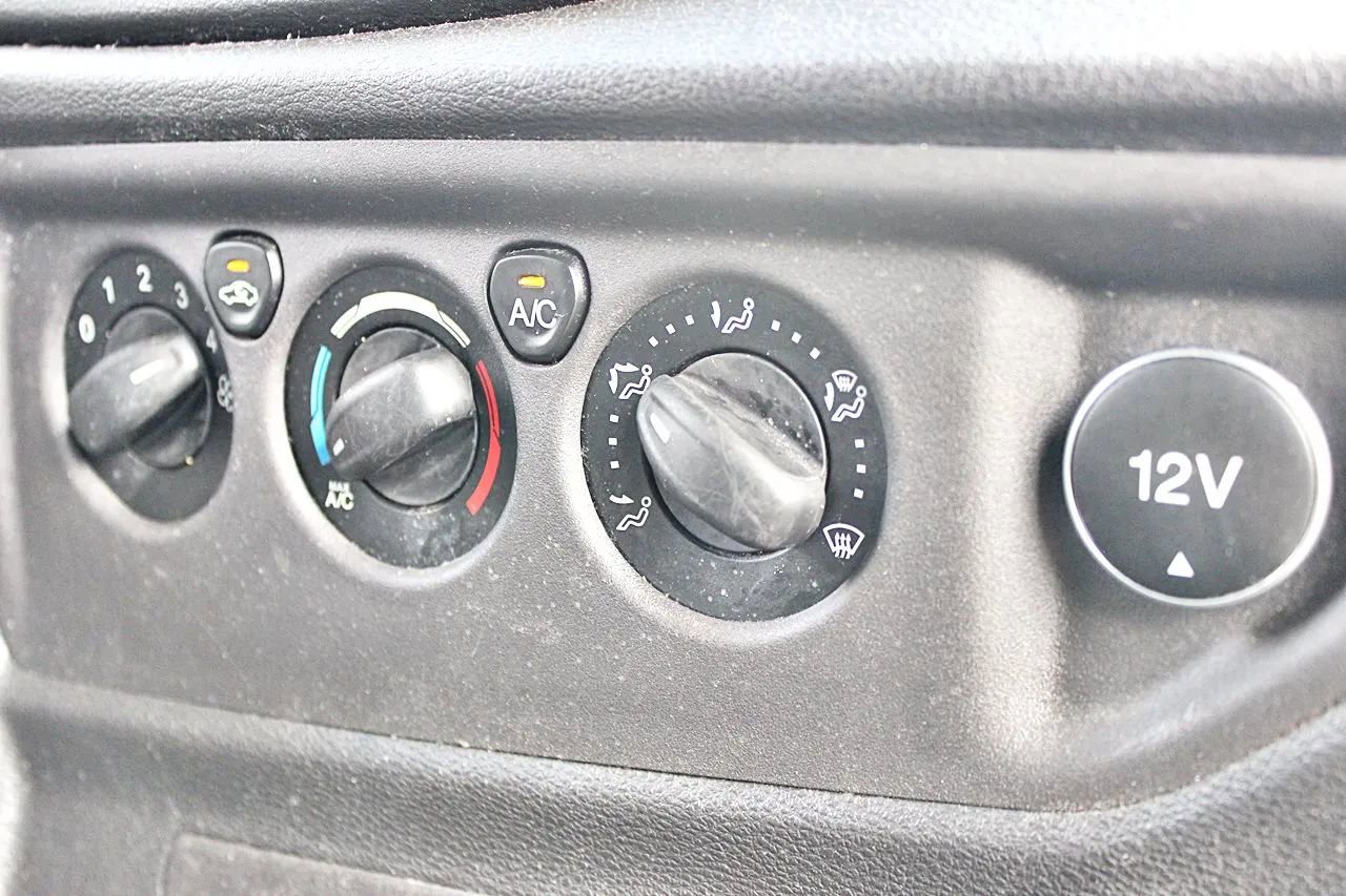 Used 2019 Ford Transit 350 138 w/ Exterior Upgrade Package image 9