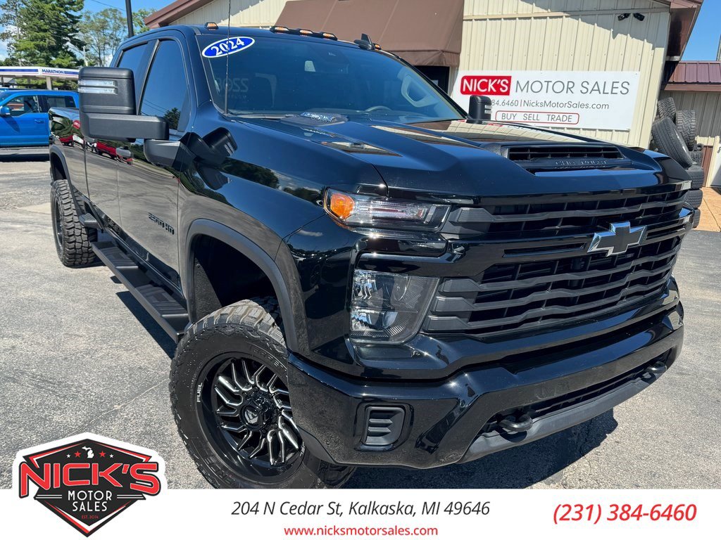 Used 2024 Chevrolet Silverado 2500 Custom w/ Custom Value Package image 1