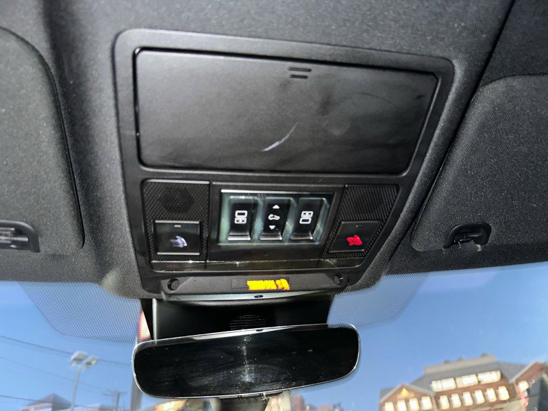 Used 2017 Land Rover Discovery HSE image 65