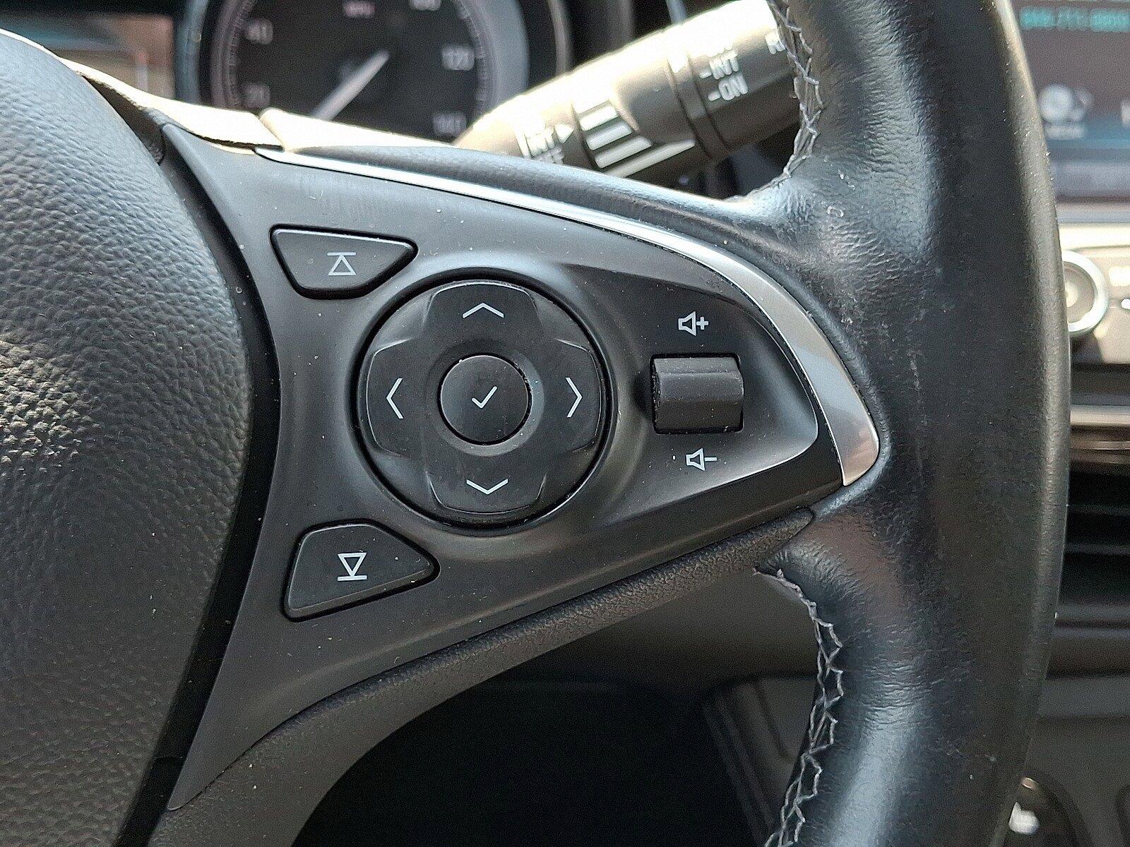 Used 2020 Buick Envision Essence w/ Experience Buick Package AWD/4WD image 25