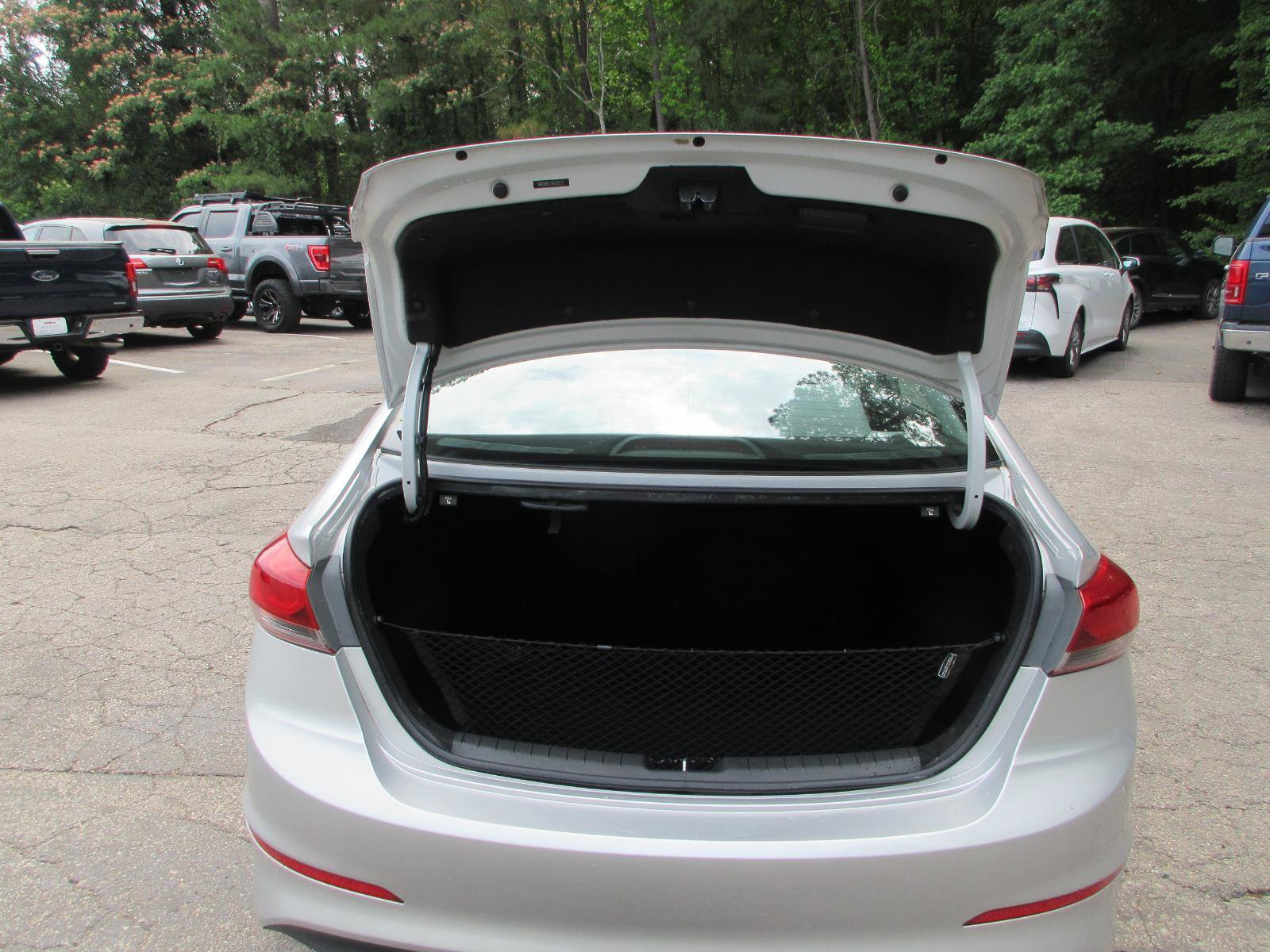 Used 2018 Hyundai Elantra Value Edition w/ Cargo Package FWD image 17