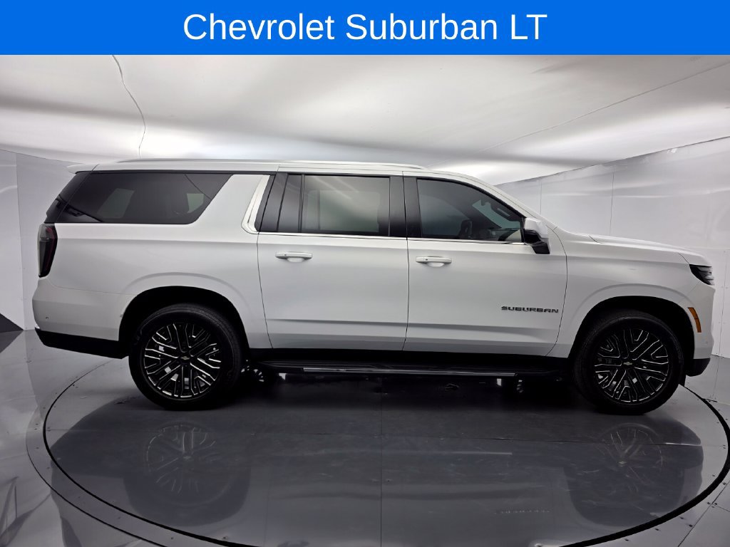 Used 2025 Chevrolet Suburban LT w/ Comfort Package RWD image 3