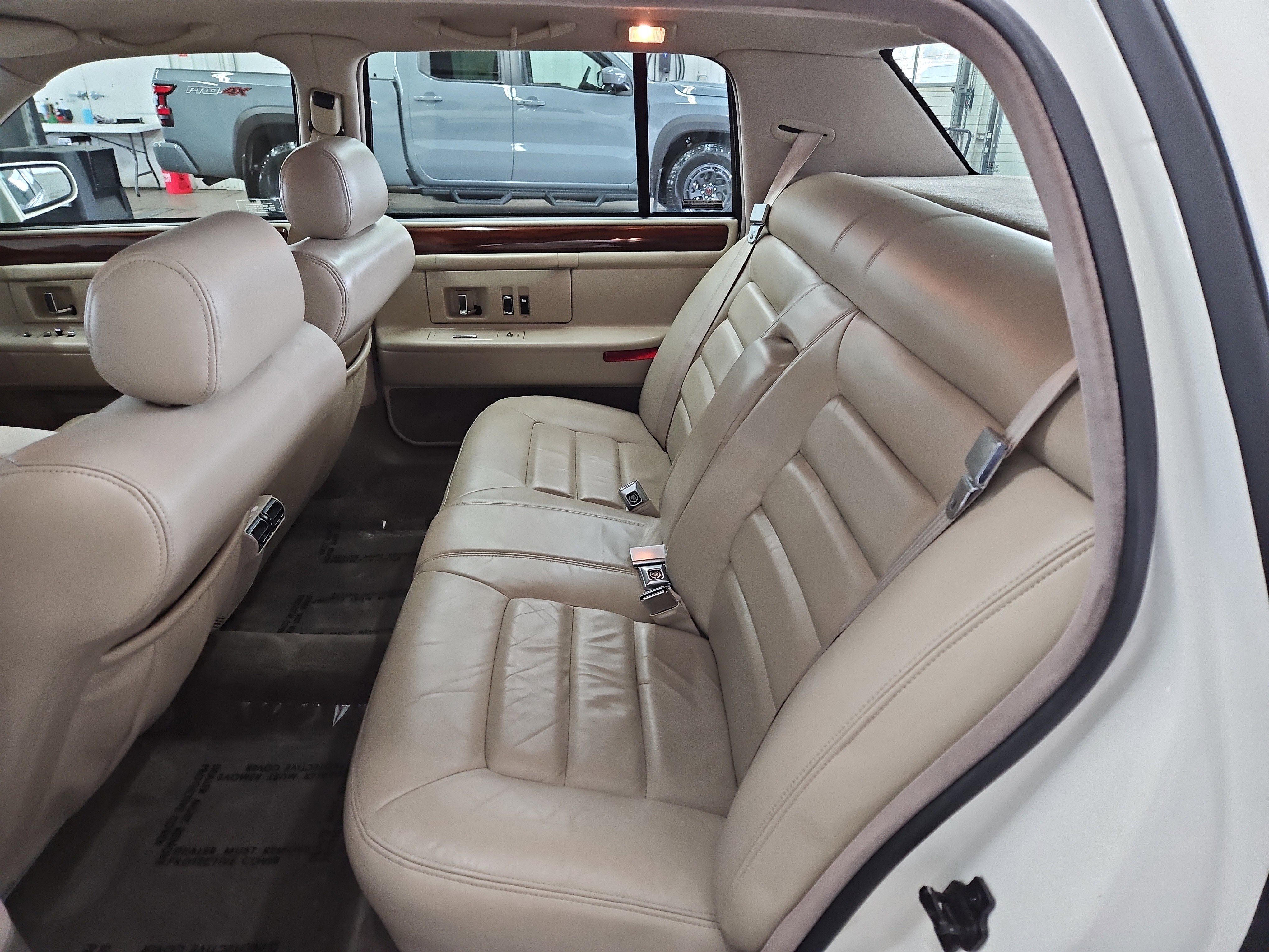 Used 1994 Cadillac De Ville Sedan image 11