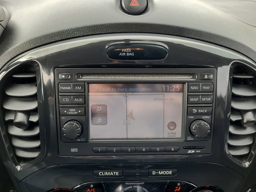 Used 2012 Nissan Juke SL image 19
