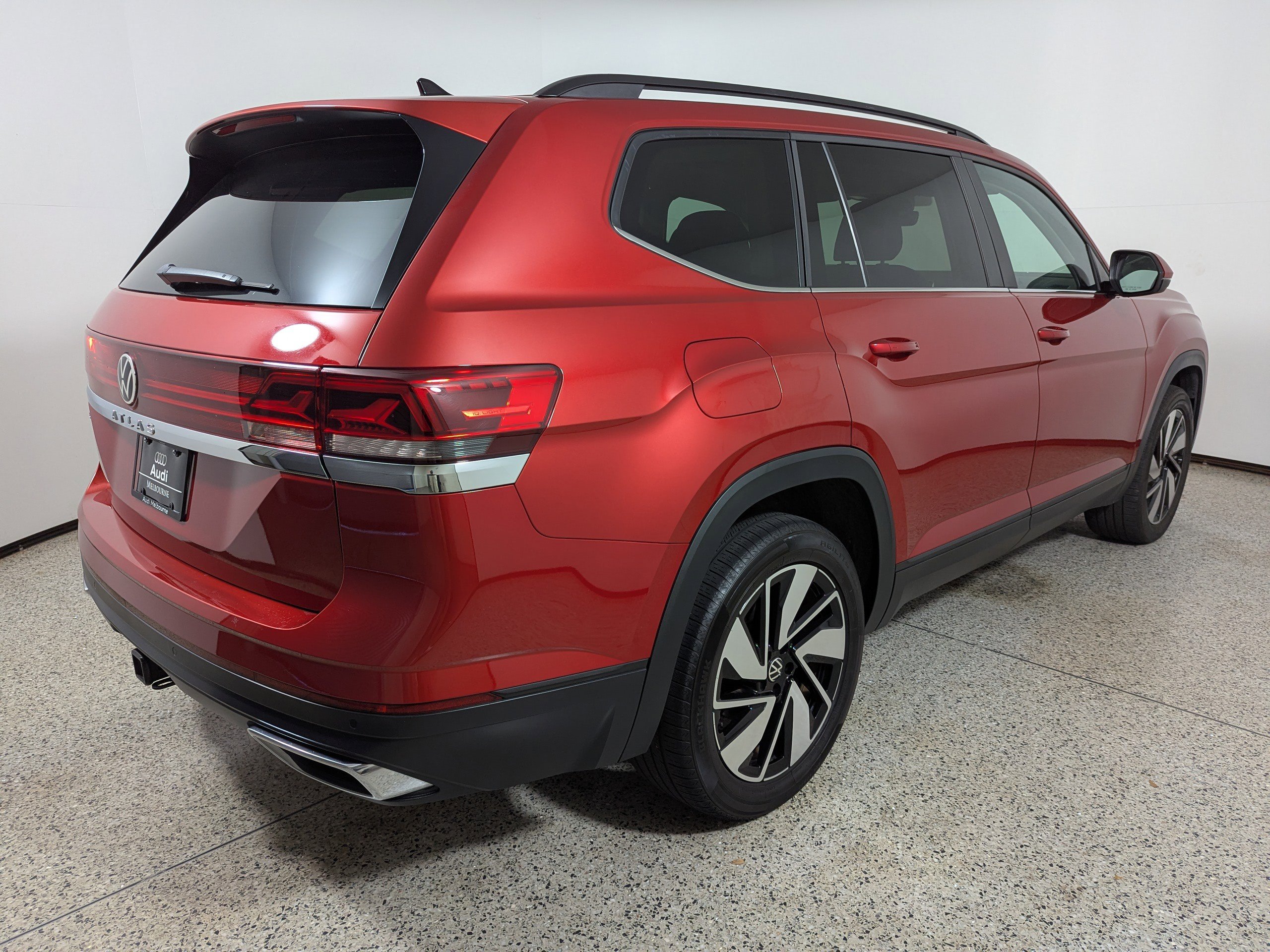 Used 2024 Volkswagen Atlas SE FWD image 7