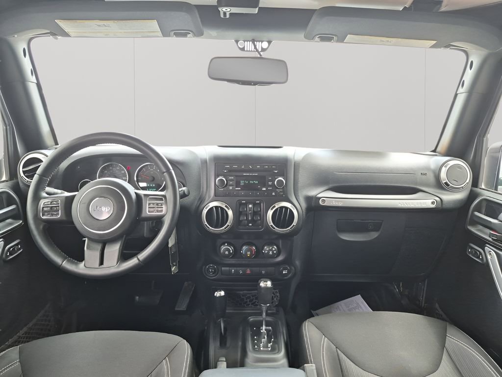 Used 2016 Jeep Wrangler Unlimited Rubicon w/ Connectivity Group image 23