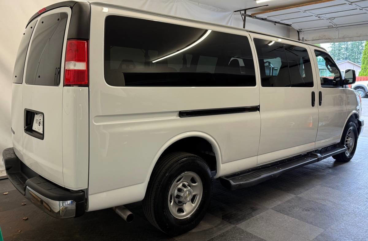 Used 2023 Chevrolet Express 3500 LT w/ LT Preferred Equipment Group image 3