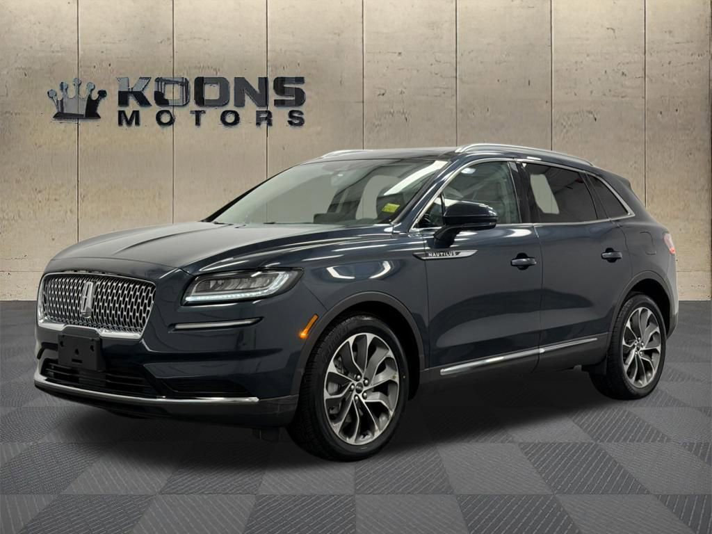 Used 2022 Lincoln Nautilus Reserve image 1
