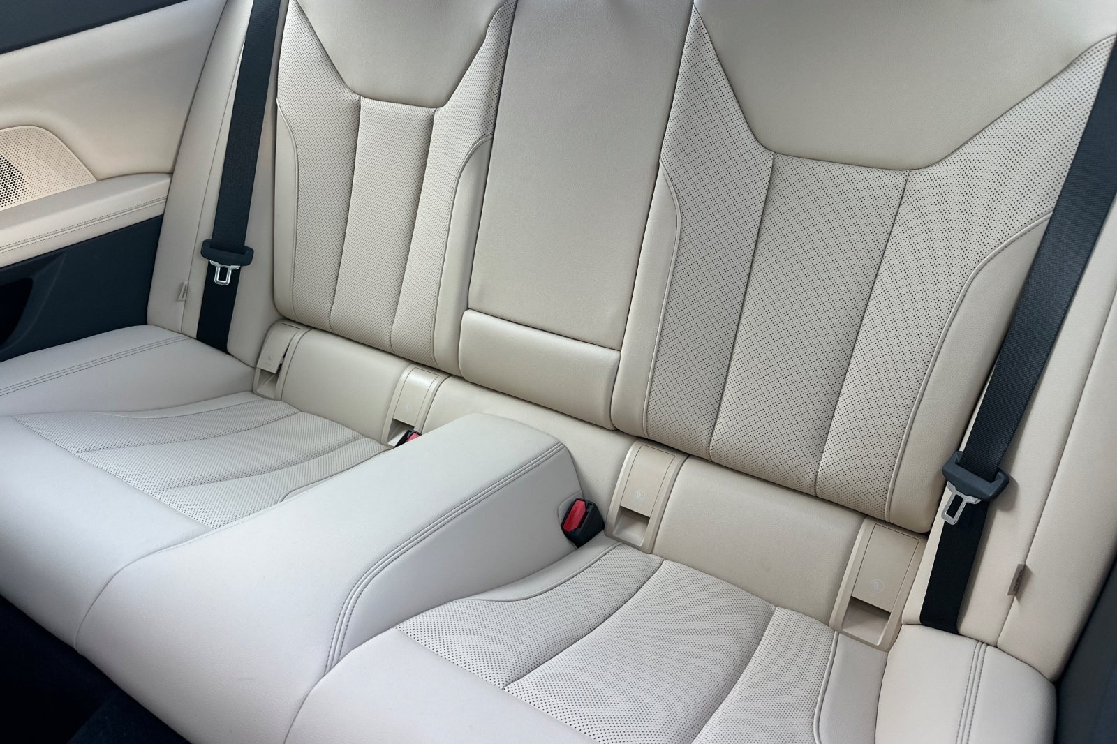 Used 2024 BMW M440i Coupe RWD image 11