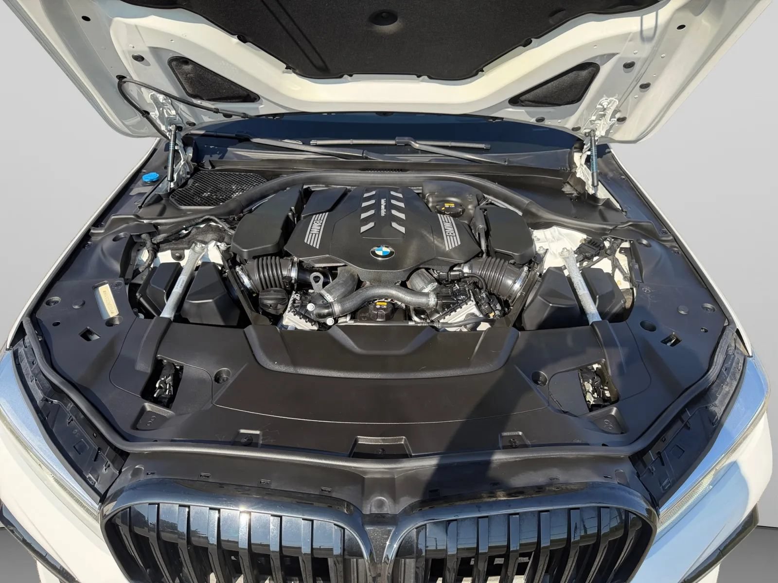 Used 2021 BMW 750i xDrive w/ Executive Package AWD/4WD image 36