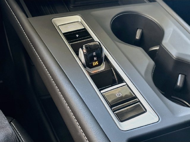 Certified 2025 Volkswagen Atlas SE AWD/4WD image 18