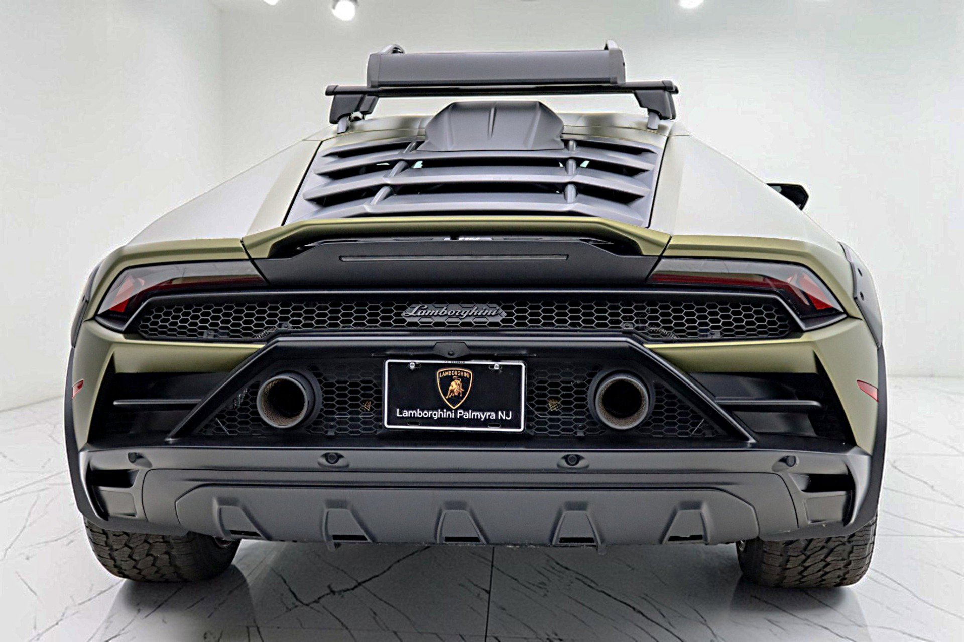 Used 2023 Lamborghini Huracan Sterrato image 8