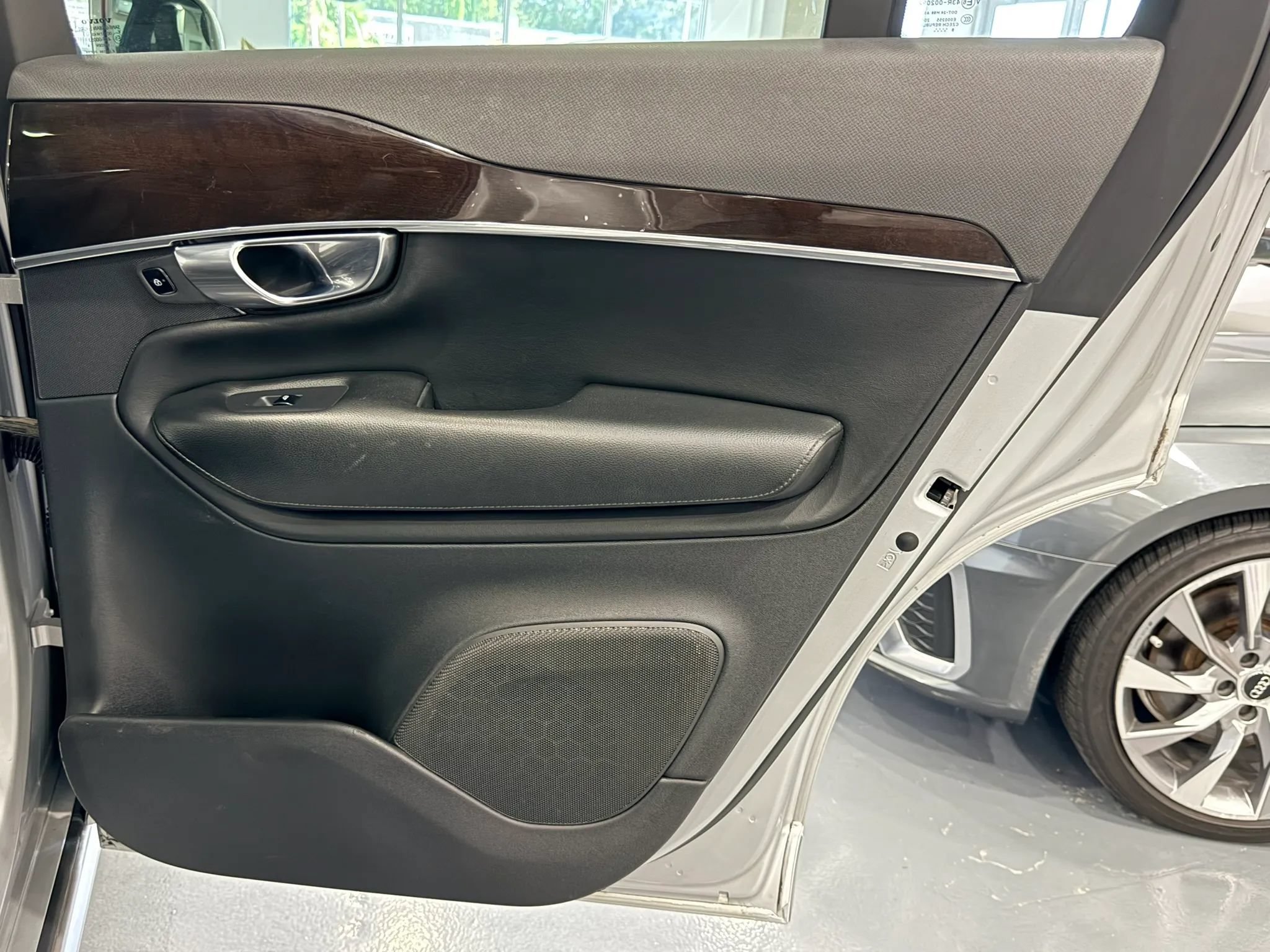 Used 2019 Volvo XC90 T5 Momentum FWD image 37