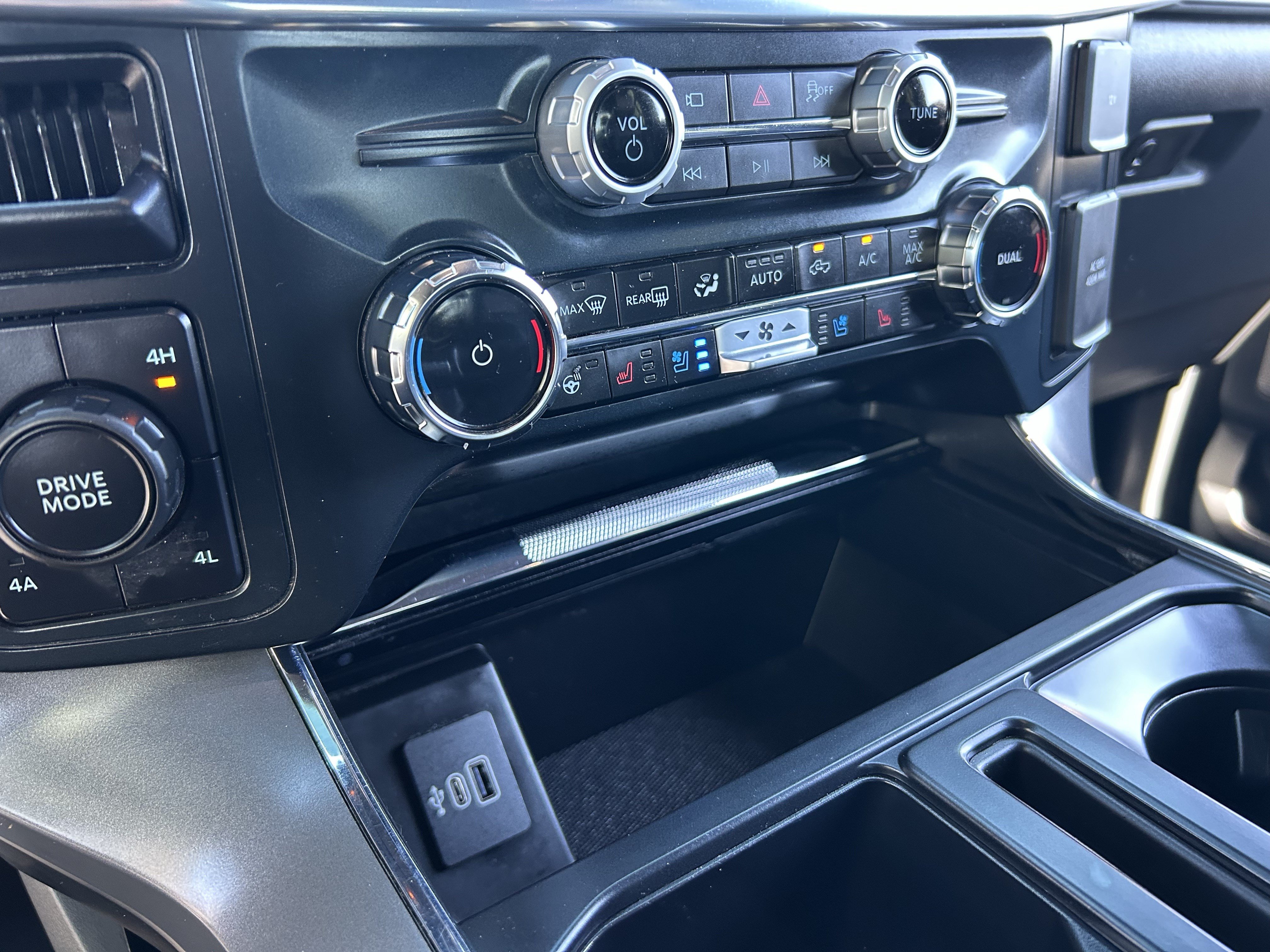 Used 2025 Ford F150 Lariat AWD/4WD image 23