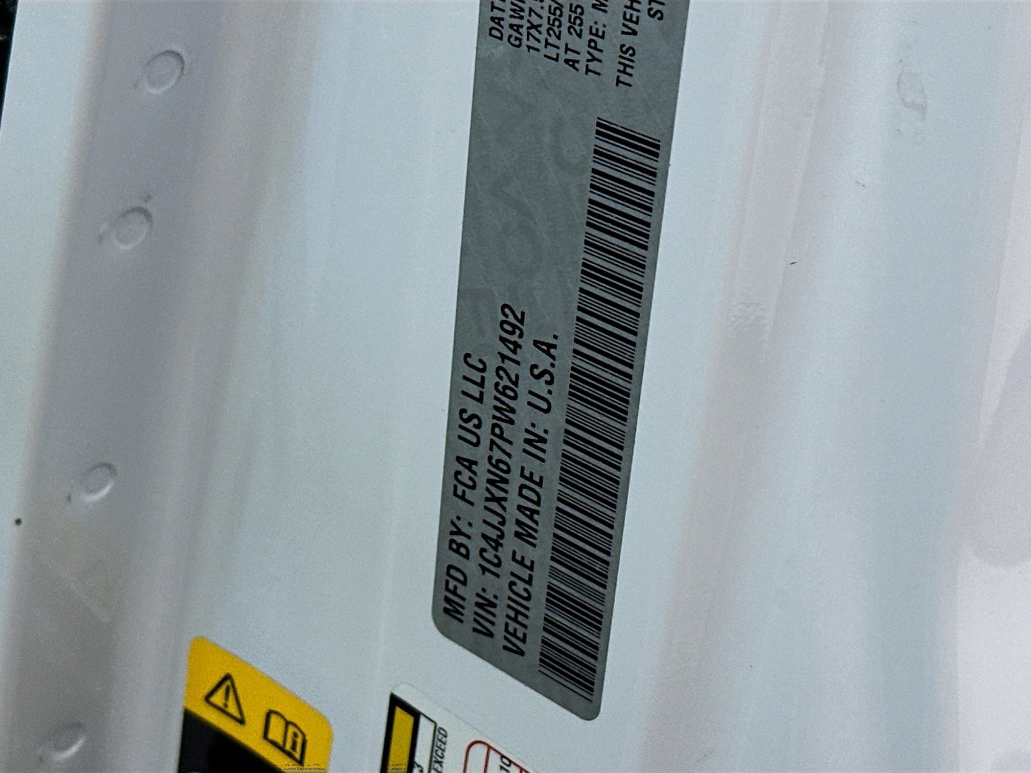 Used 2023 Jeep Wrangler Unlimited w/ Sun & Screen Package image 12