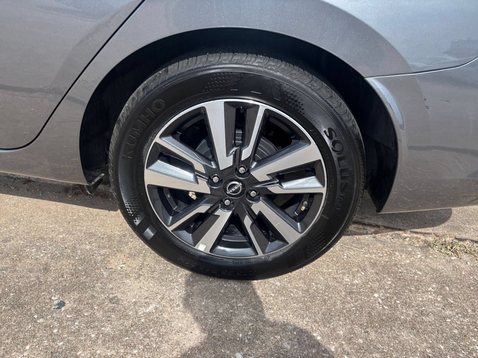 Used 2025 Nissan Versa SV FWD image 28