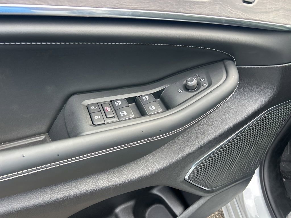 New 2025 Jeep Grand Cherokee Overland w/ Adv Protech Group III image 36