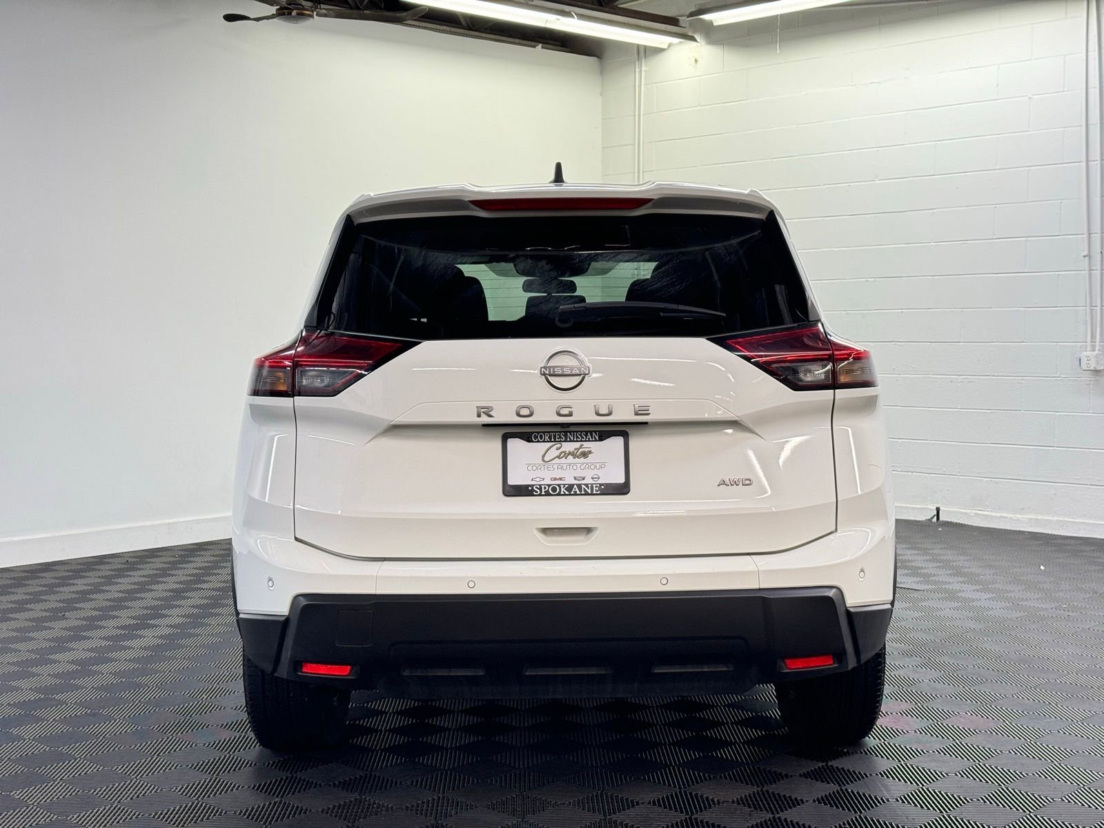 Used 2024 Nissan Rogue S image 6