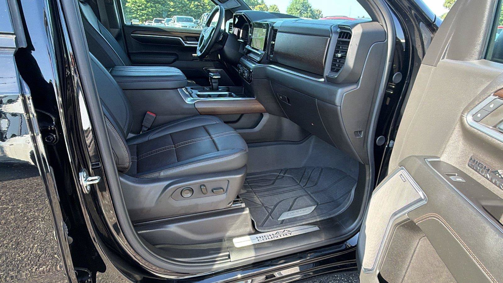 Used 2024 Chevrolet Silverado 1500 High Country w/ Midnight Edition AWD/4WD image 20
